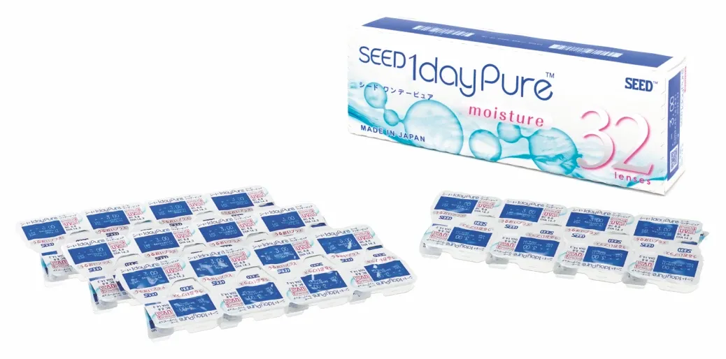 A box of 1dayPure Moisture beside its 32 Lenses in blister strips